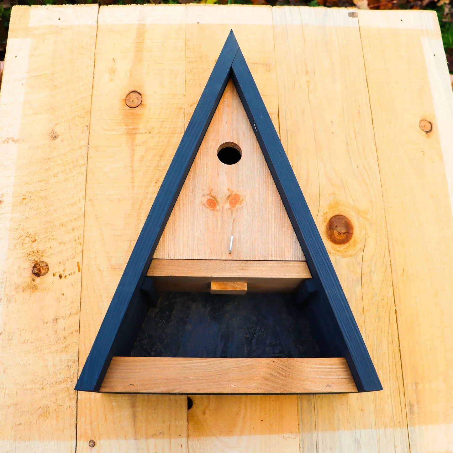 Nistkasten und Vogelhaus