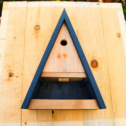 Nistkasten und Vogelhaus