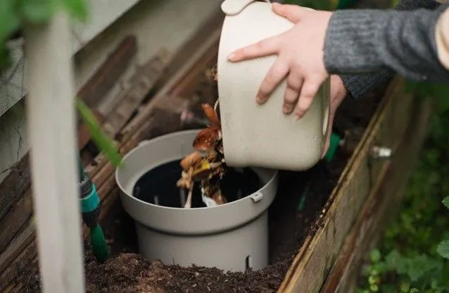 Wurmkomposter direkt im (Hoch) beet